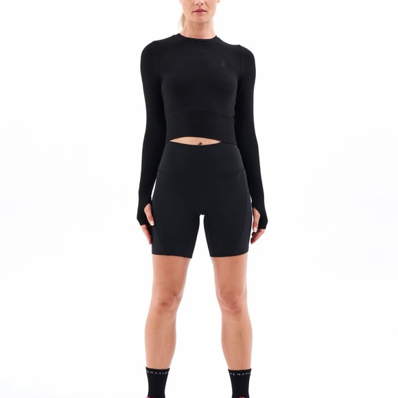 FREE PLAY RIB TEE IN BLACK - Picture 4 of 4